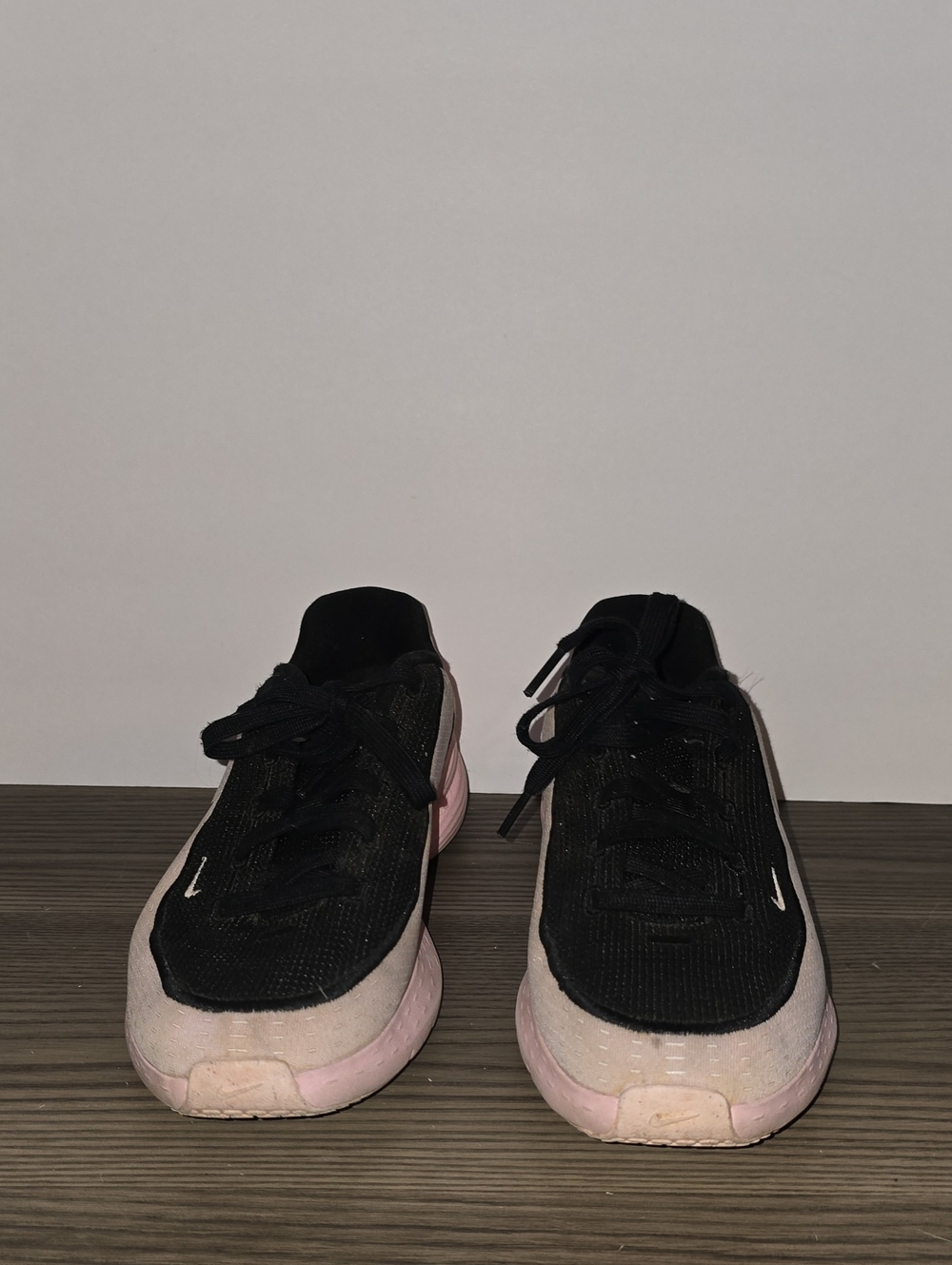 Nike Women's Black and Pink Sneakers #123